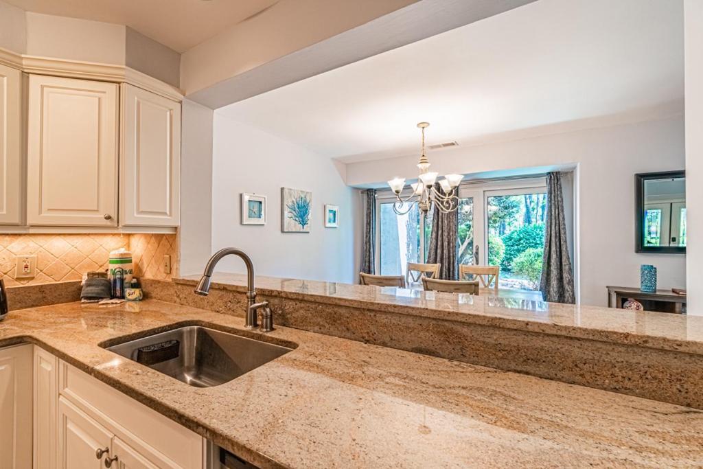 Вилла Pet Friendly! 503 Plantation Club Walk To Pool Sleeps 6 Sea Pines Хилтон-Хед-Айленд Экстерьер фото