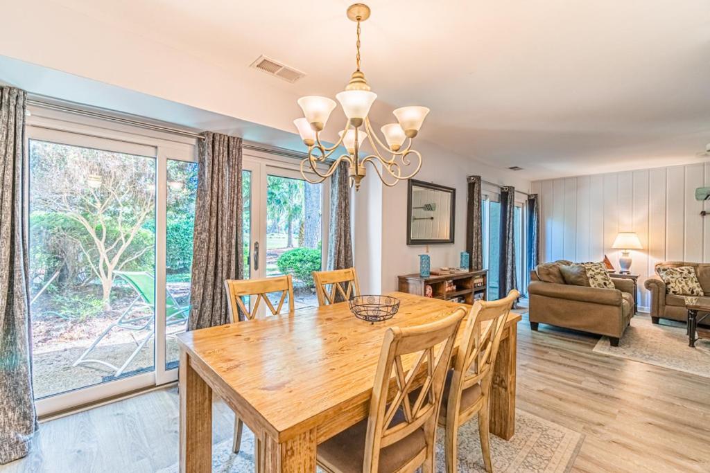 Вилла Pet Friendly! 503 Plantation Club Walk To Pool Sleeps 6 Sea Pines Хилтон-Хед-Айленд Экстерьер фото